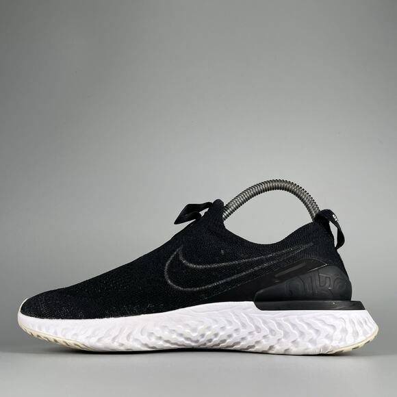 Nike Epic Phantom React Flyknit Women's 7 Black Running Shoes Athletic Sneakers - Picture 7 of 8